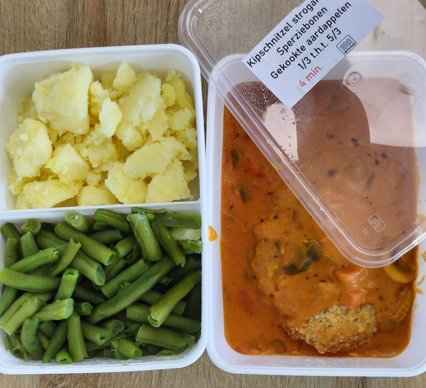 Kipschnitzel Stroganoffsaus Sperziebonen Gekookte aardappelen