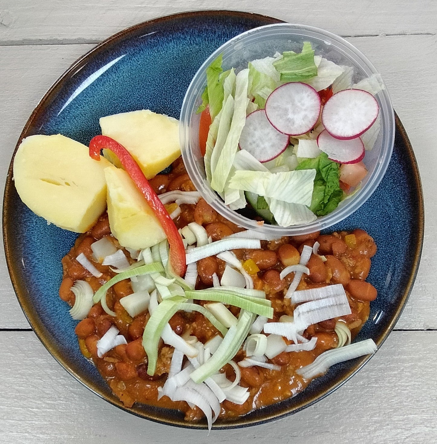 Noord-Hollandse Bonenschotel ( piccalilly, gehakt, selderij), rauwkost ( 36-wo-B)