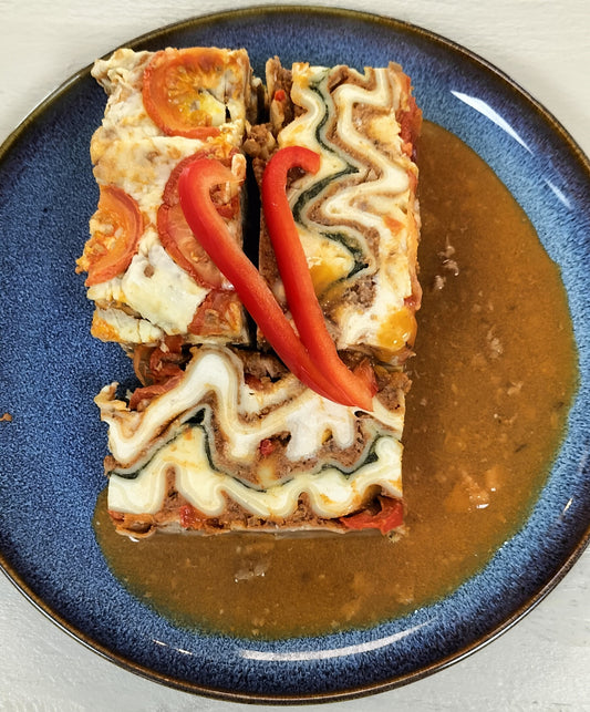 Lasagne du Chef (rund-spinazie-tomaat, kaas), rauwkost